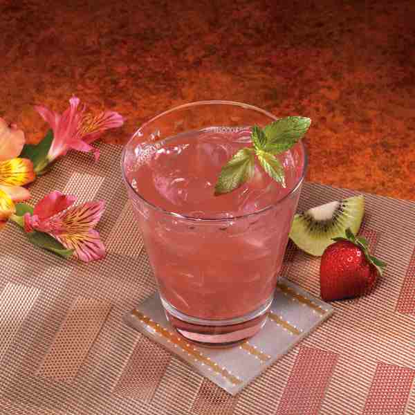 Fruity Strawberry Kiwi Drink with Fiber